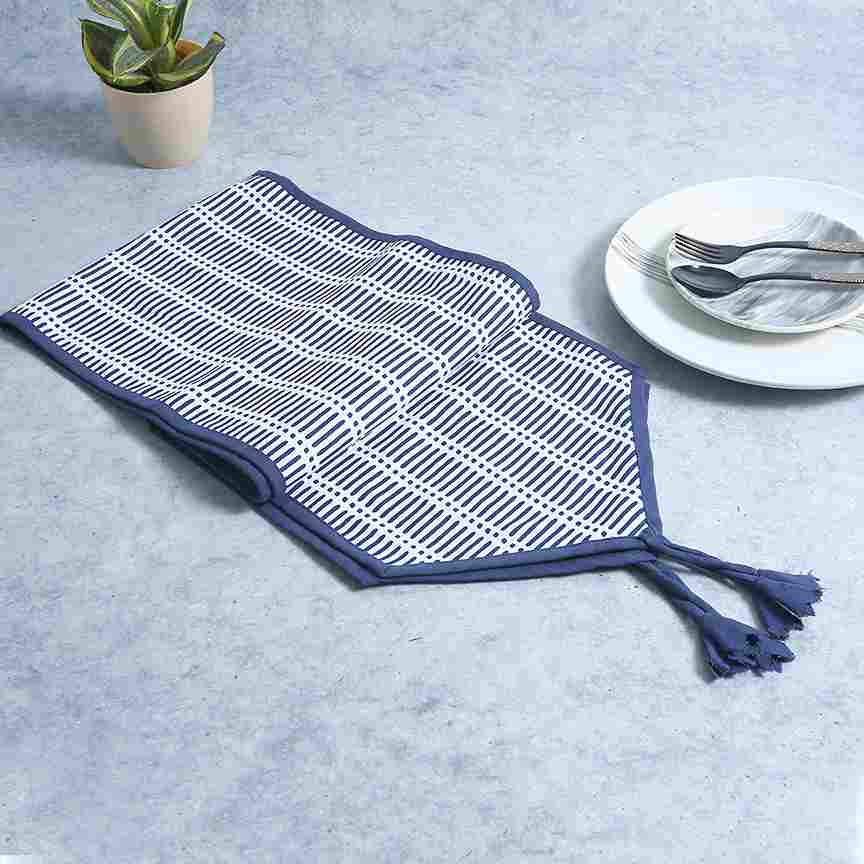 Como Table runner - Blue