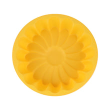 Load image into Gallery viewer, Pavoni Platinum Silicone Daisy Cake Mould, Noval Shape